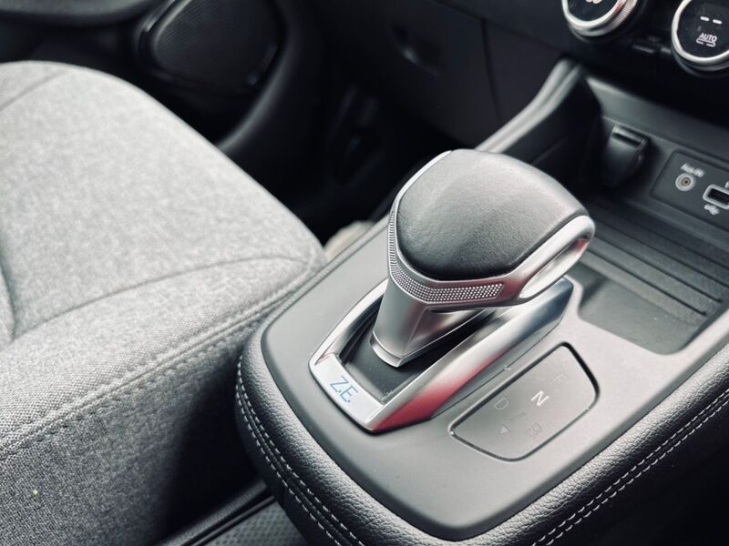 RENAULT ZOE